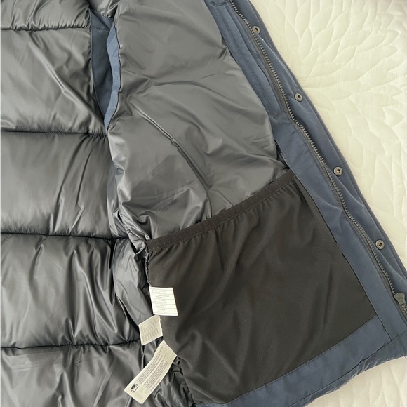 Men’s Navy Blue Roots Vest - Picture 4 of 6